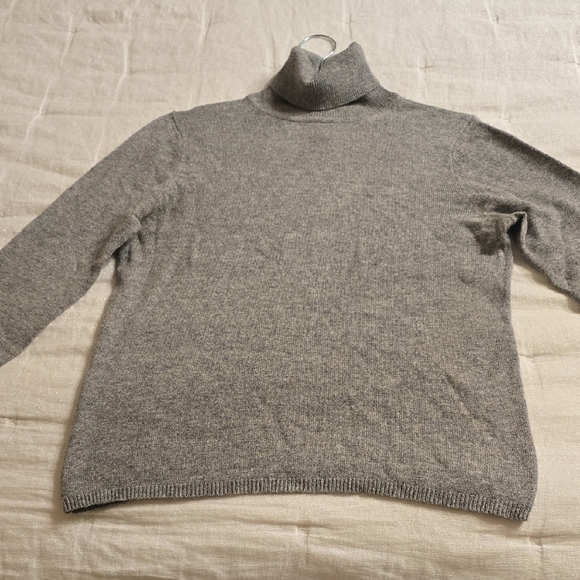 August Silk Women's Gray Turtleneck Sweater - Picture 9 of 12